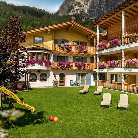 Residence Angelika Corvara In Badia Exterior photo