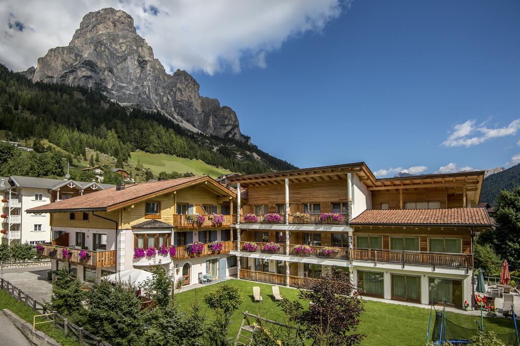 Residence Angelika Corvara In Badia Exterior photo